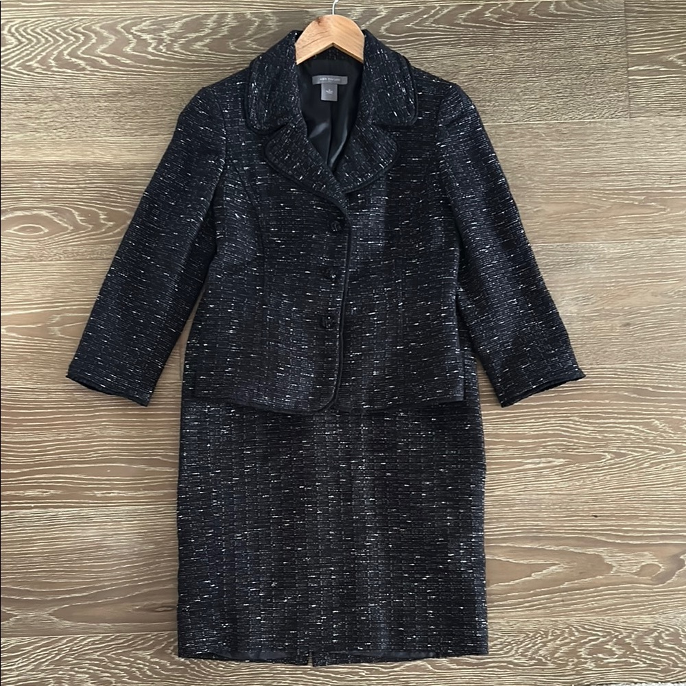 Elegant Ann Taylor Black Women's Jacket & Skirt Set